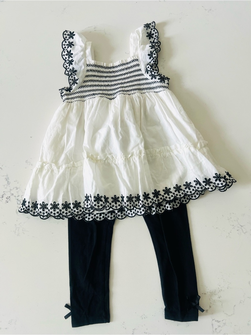 Max Studio White tunic top with Black Floral Eyelet Trim & leggings size 4T